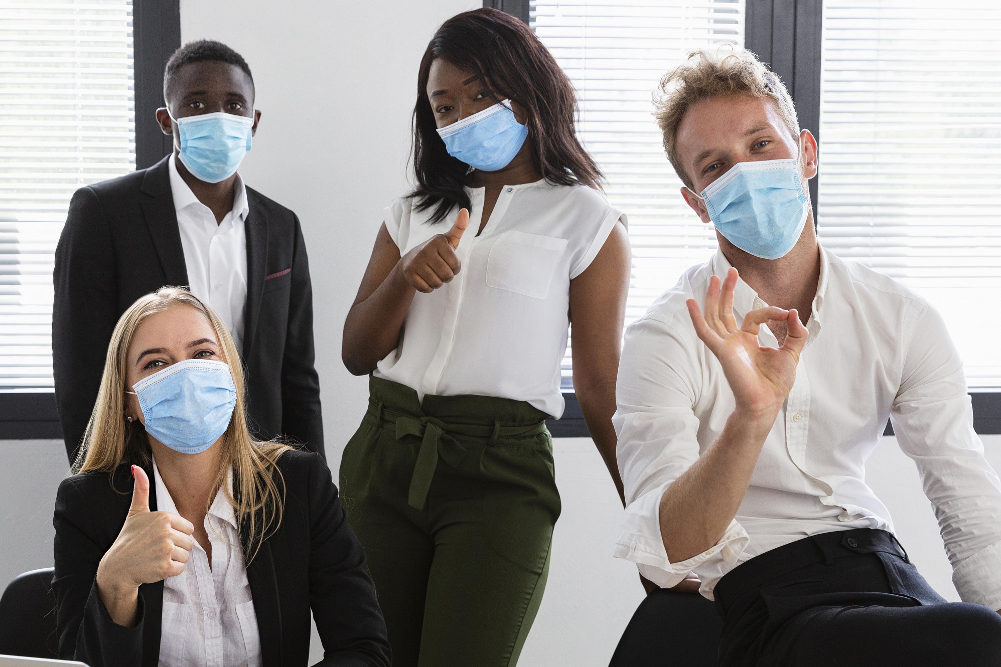 Employees wearing mask during Covid19