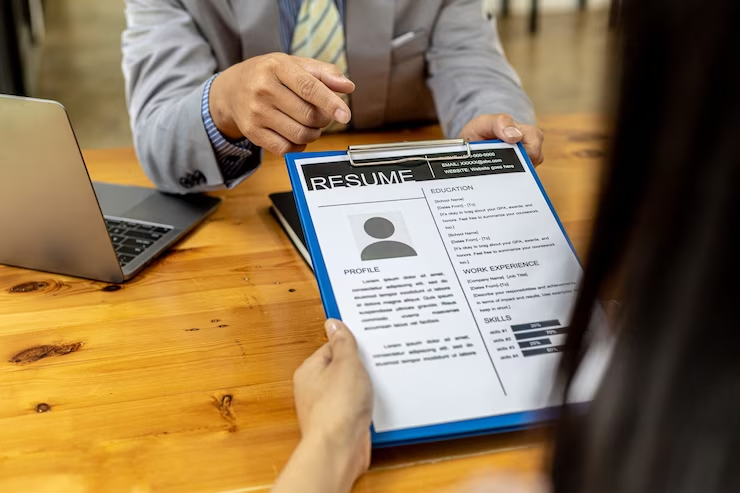 Preparing resume and cover letter for the right job with help of recruitment company